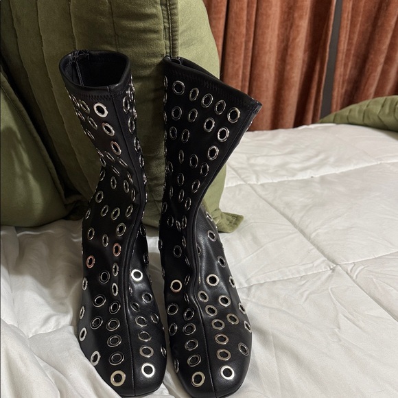 Zara Black Metal Grommet Heeled Ankle Boots. - Picture 4 of 8
